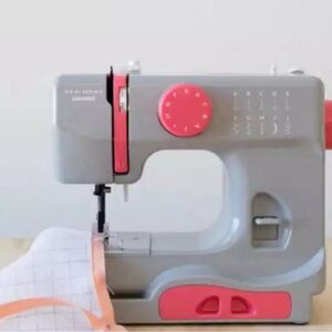 Janome New Home Graceful Gray Model 525B Sewing Machine Works Great! W/ Extras